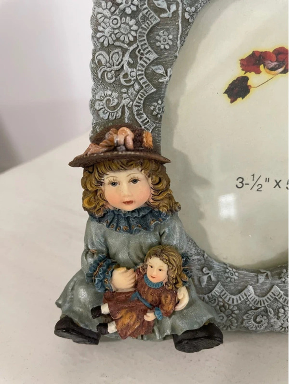 Victorian Style Picture Frame - Picture 2 of 5